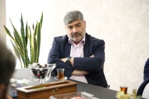 دکترسیدکامران یگانگی استاد دانشگاه و پژوهشگر