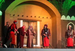 نمایی از اجرای نمایش آئینی میدانی محرمانه