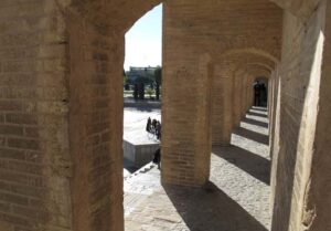 ایوان های روی پل خواجو مشرف به رودخانه 7