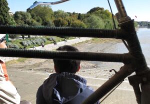 یاد آن روزها که تو تر بودی و روان پل خواجو 8