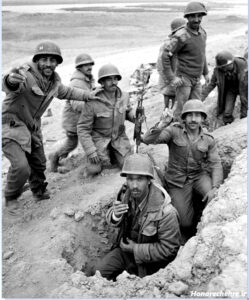 رزمندگان در جبهه جنگ ایران و عراق